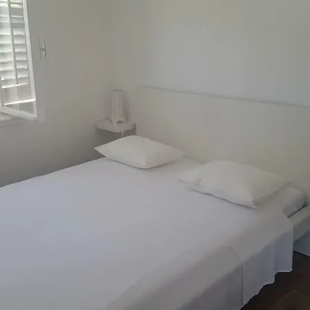 2017 Renovated Apt With Amazing Balcony View! Apartmán