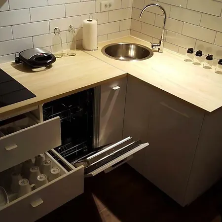 2017 Renovated Apt With Amazing Balcony View! Apartmán
