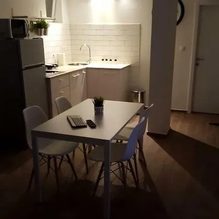 Apartmán 2017 Renovated Apt With Amazing Balcony View!